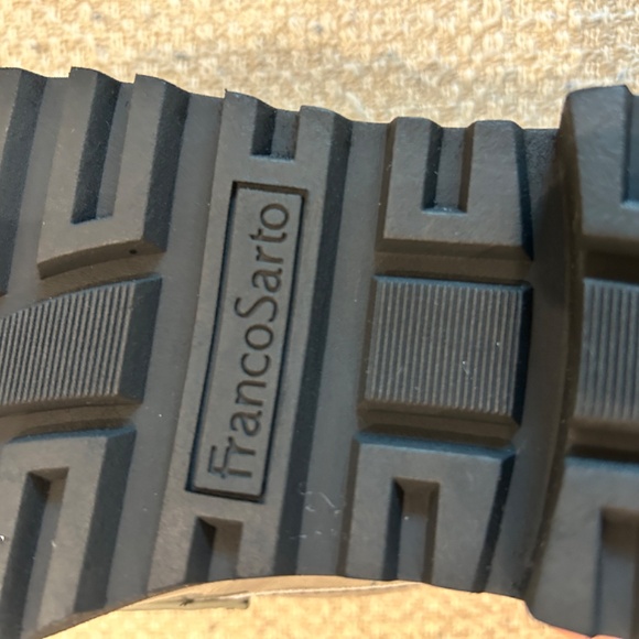 NEW Franco Sarto Camryn Pewter Lug Sole Loafer - Picture 3 of 3